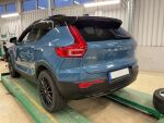Volvo XC40 2023 met.sininen/musta katto
