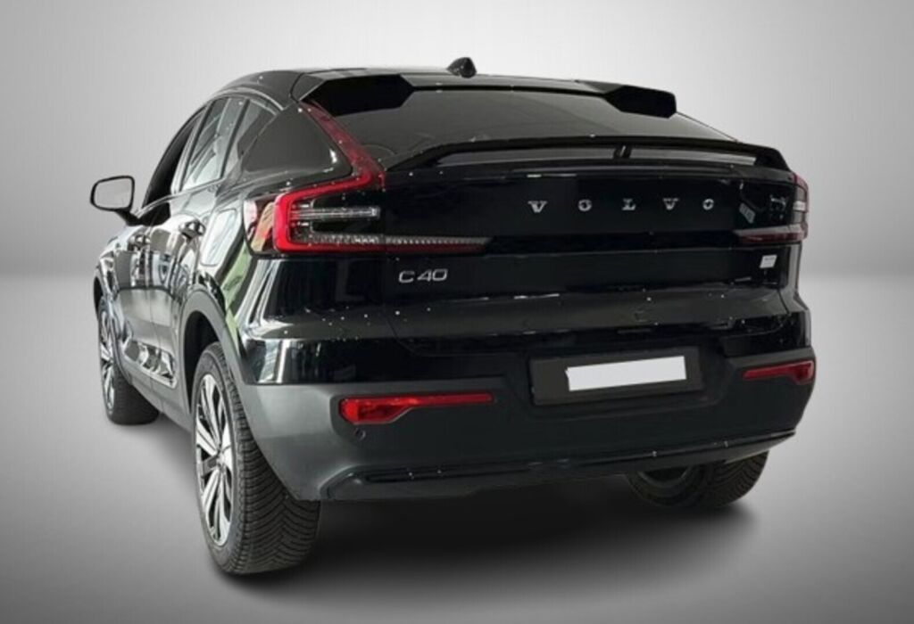 Volvo C40 2023 Musta
