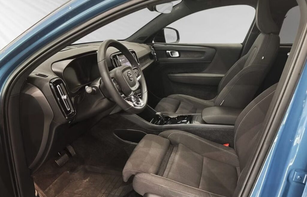 Volvo C40 2023 Sininen