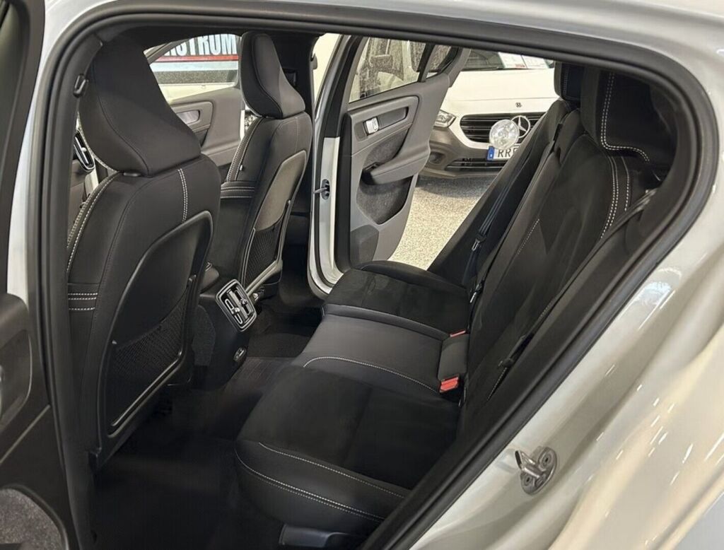 Volvo C40 2023 Valkoinen