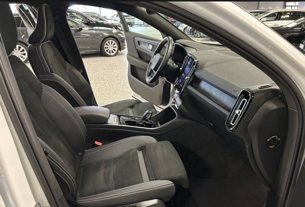 Volvo C40 2023 Valkoinen