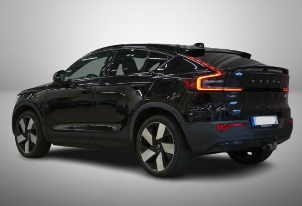 Volvo C40 2023 Musta