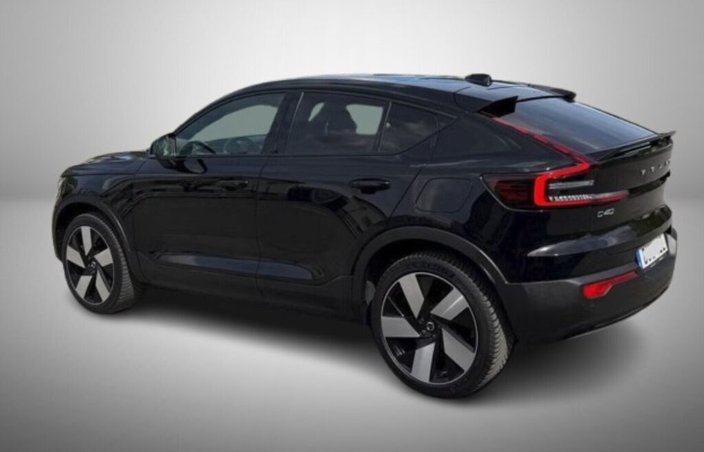 Volvo C40 2023 Musta