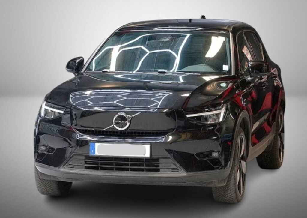 Volvo C40 2023 Musta (Onyx Black)