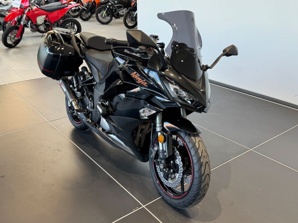 Kawasaki Z 2018 Musta