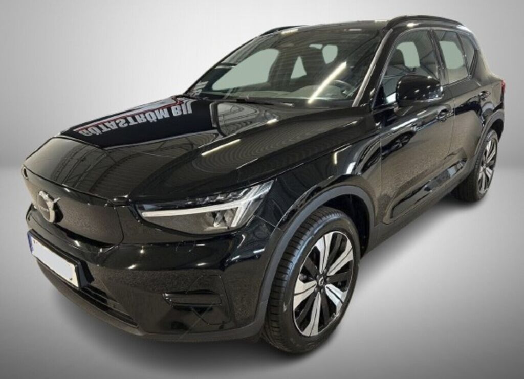 Volvo XC40 2023 Musta