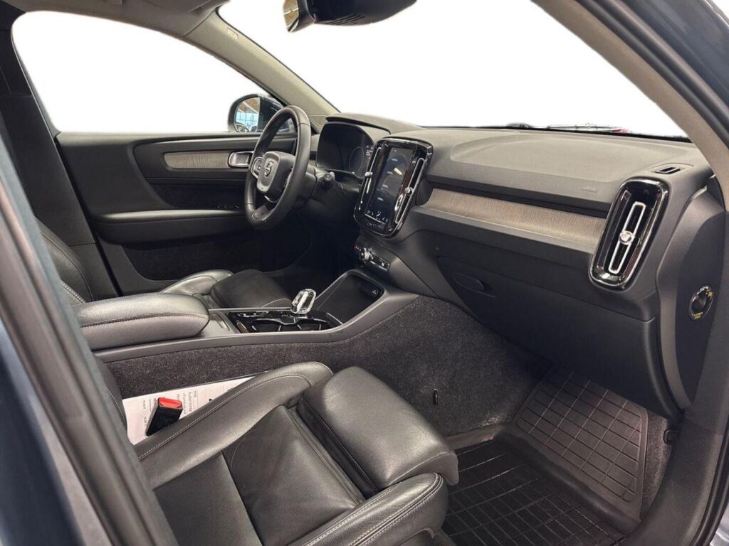 Volvo XC40 2019 Sininen