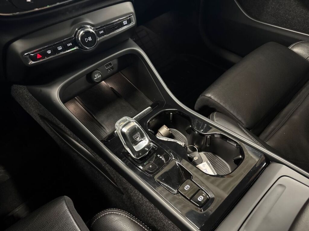 Volvo XC40 2019 Sininen