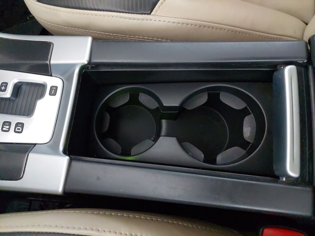 Volvo XC60 2011 Punainen