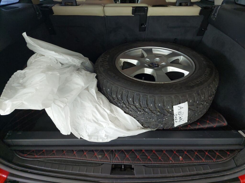 Volvo XC60 2011 Punainen