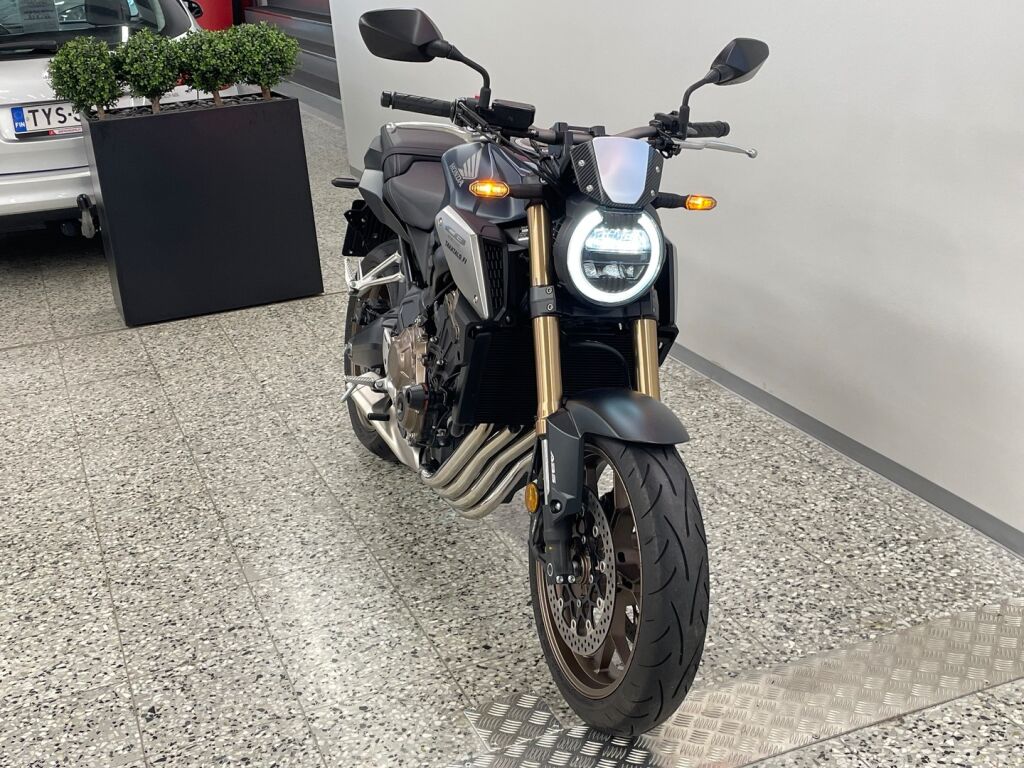 Honda CB 2022 