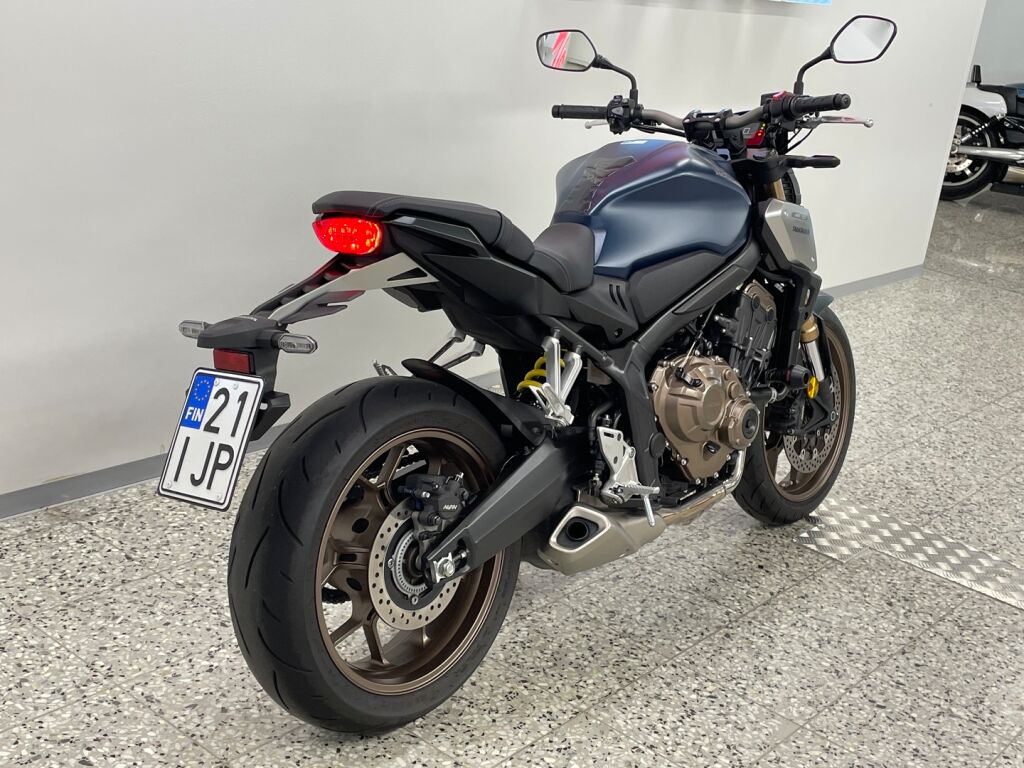 Honda CB 2022 