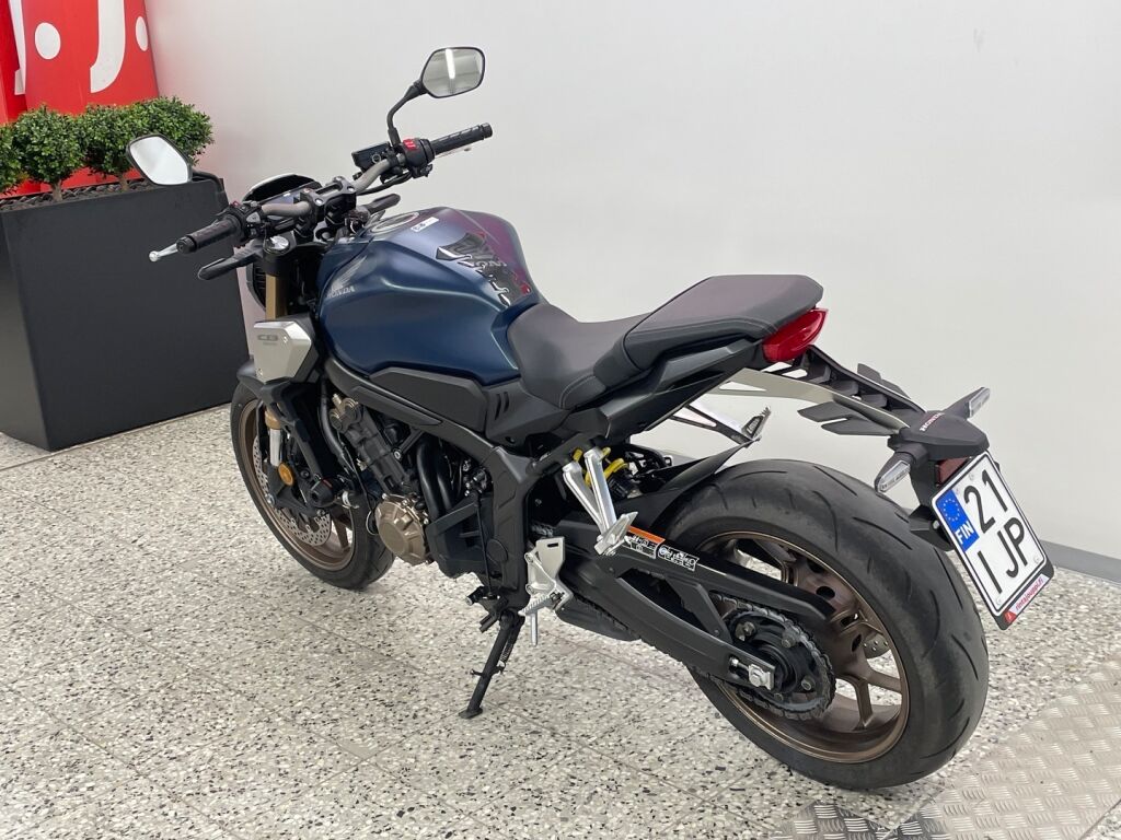 Honda CB 2022 