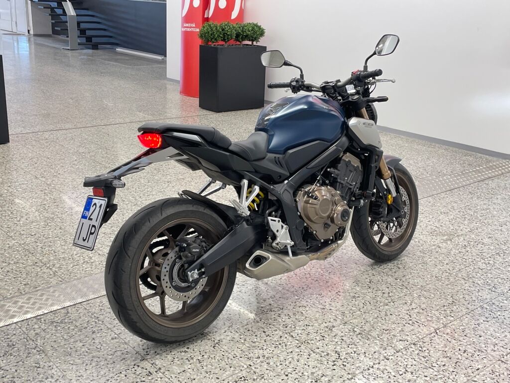 Honda CB 2022 