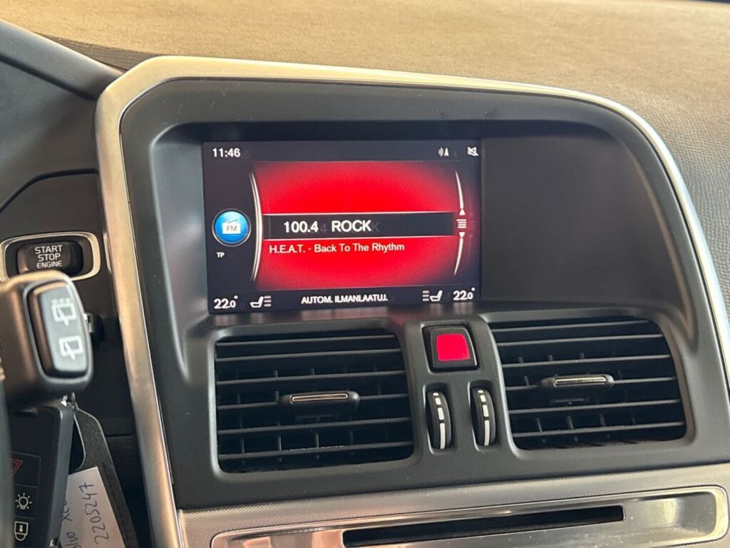 Volvo XC60 2017 Musta