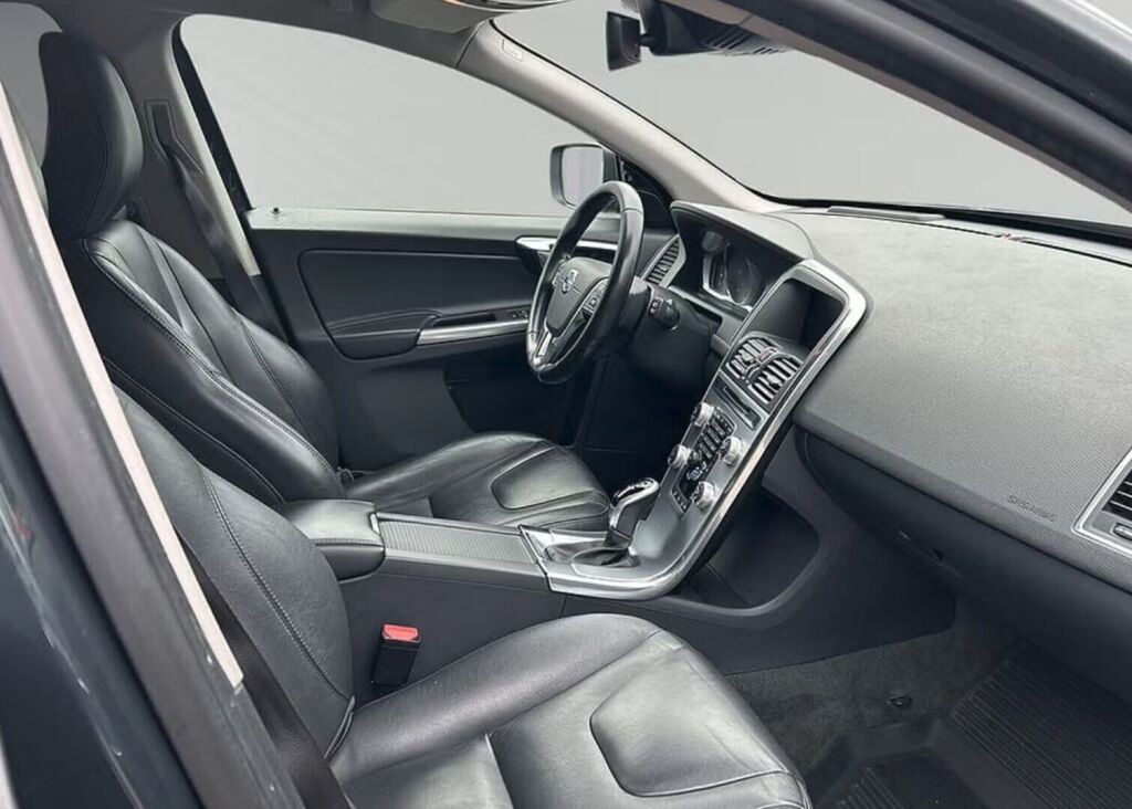 Volvo XC60 2017 Harmaa