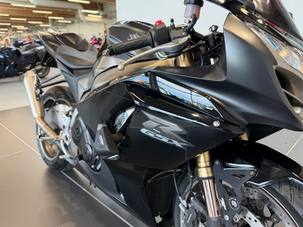 Suzuki GSX-R 2011 Musta