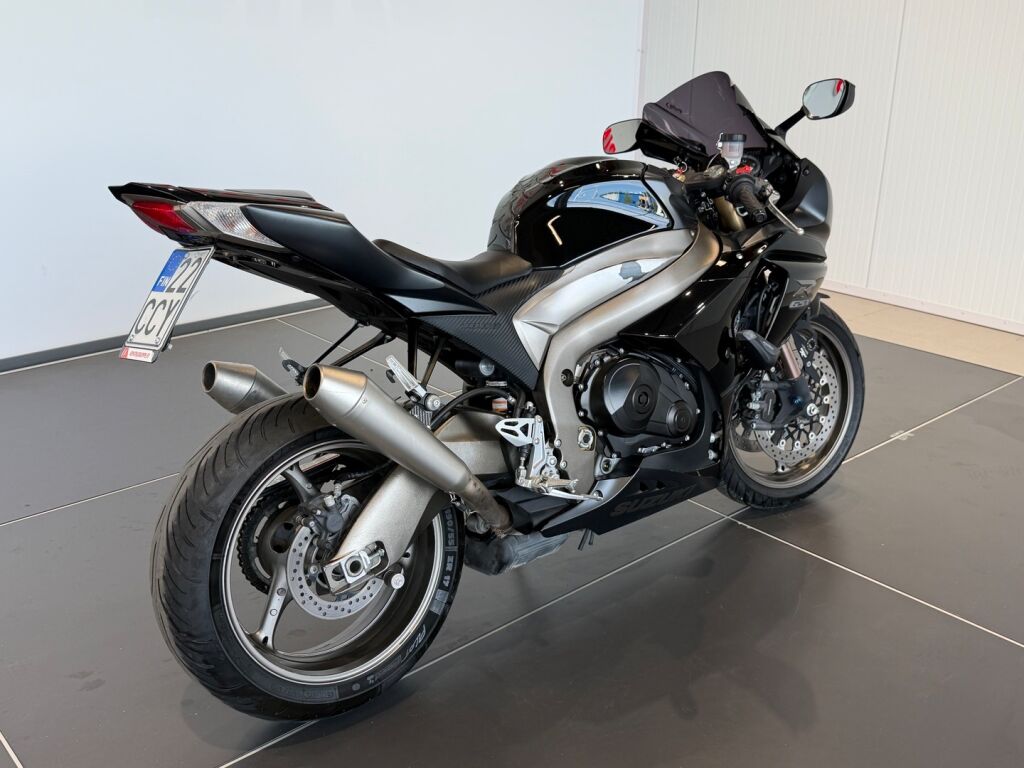 Suzuki GSX-R 2011 Musta