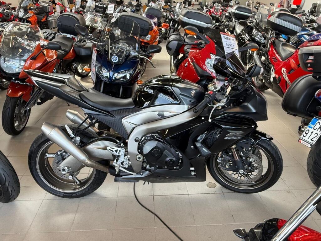 Suzuki GSX-R 2011 Musta