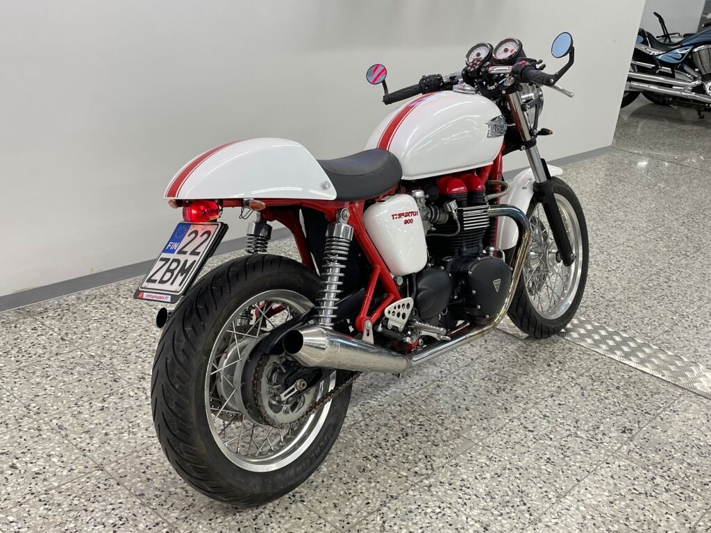 Triumph Thruxton 2011 JV O 2