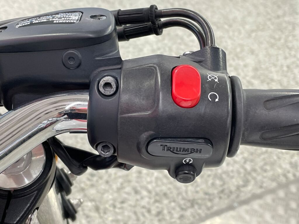 Triumph Thruxton 2011 JV O 2