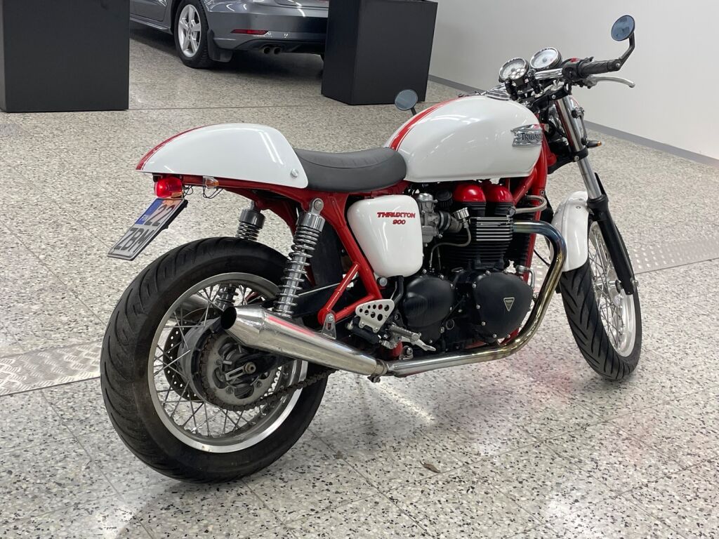 Triumph Thruxton 2011 JV O 2