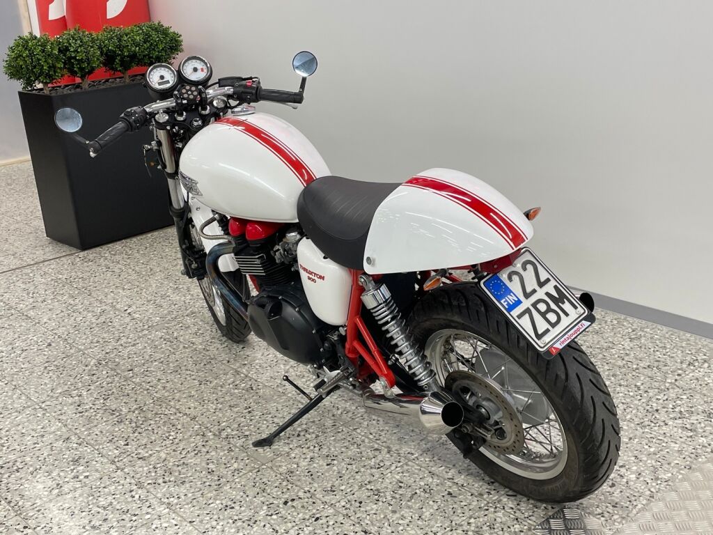 Triumph Thruxton 2011 JV O 2