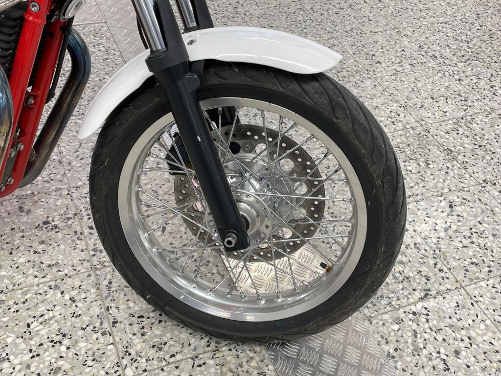 Triumph Thruxton 2011 JV O 2