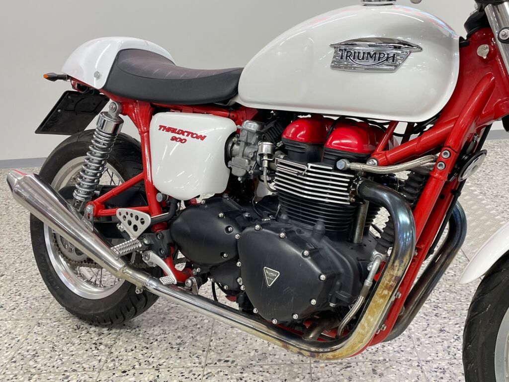 Triumph Thruxton 2011 JV O 2