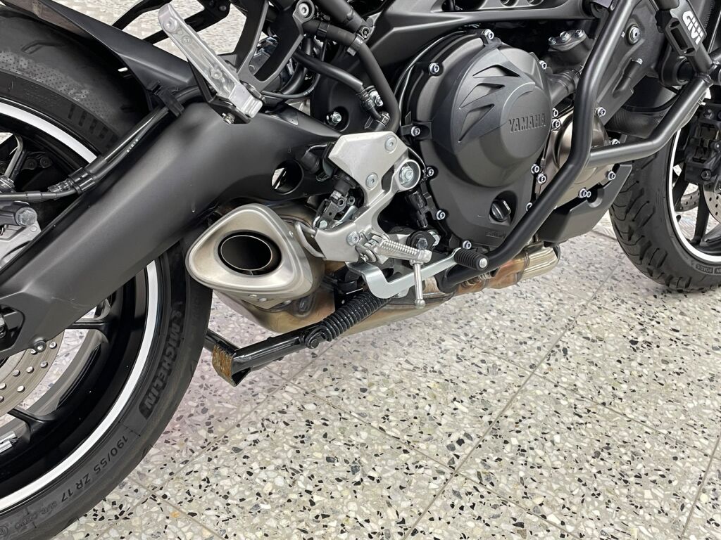 Yamaha MT-09 2016 Harmaa