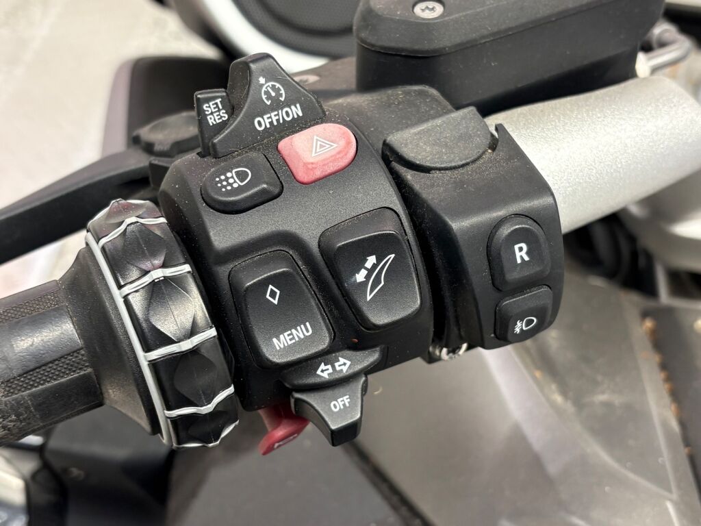 BMW K 2020 Musta