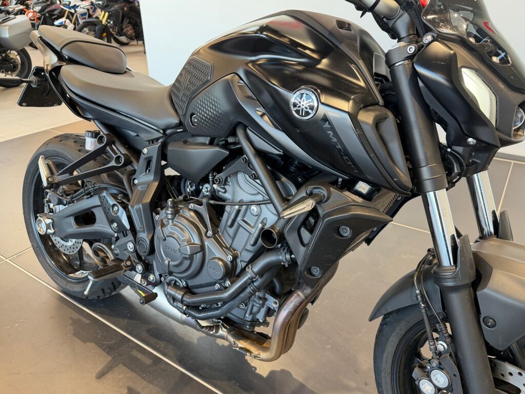 Yamaha MT-07 2021 Musta