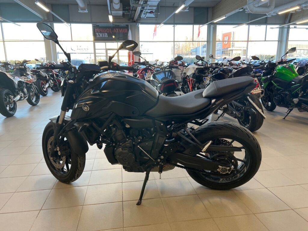 Yamaha MT-07 2021 Musta