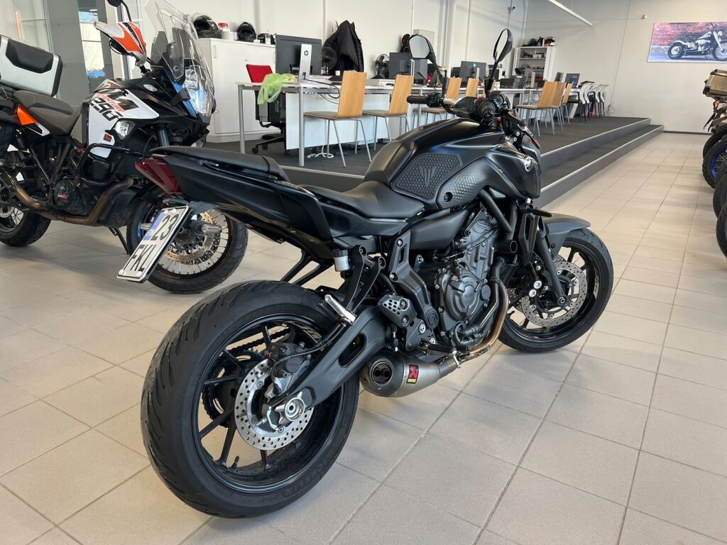 Yamaha MT-07 2021 Musta