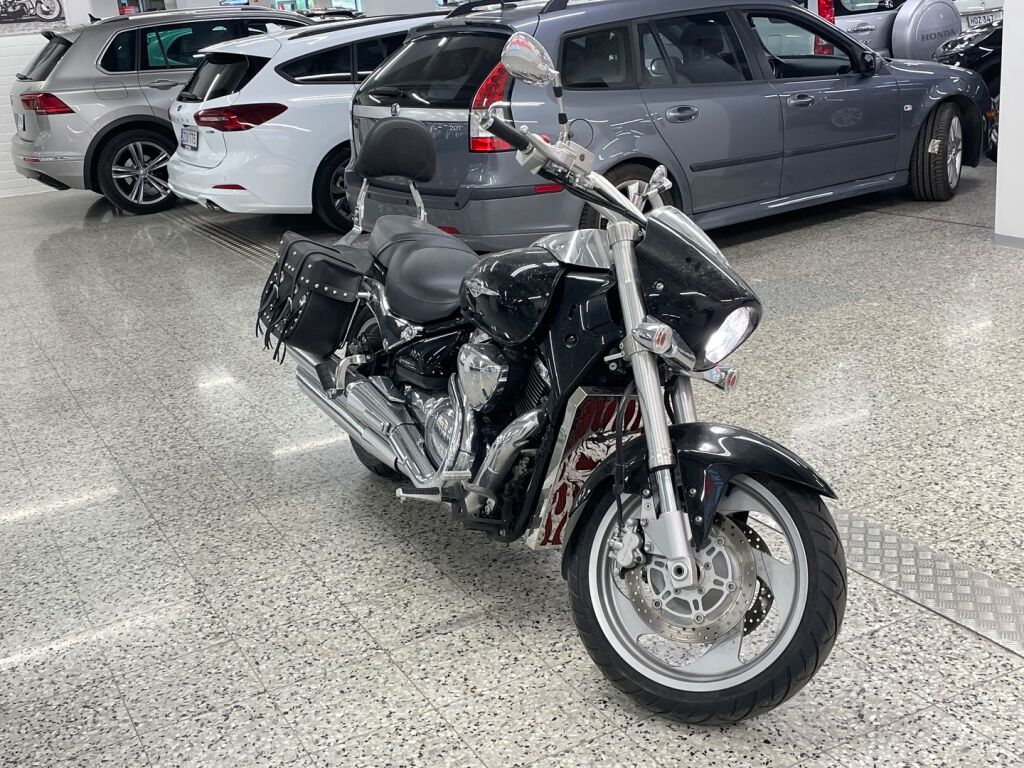 Suzuki Intruder 2009 Musta
