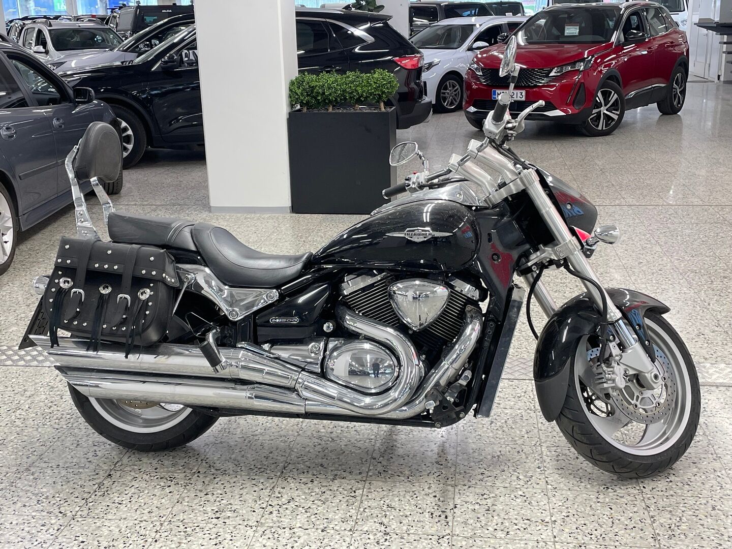 Suzuki Intruder
