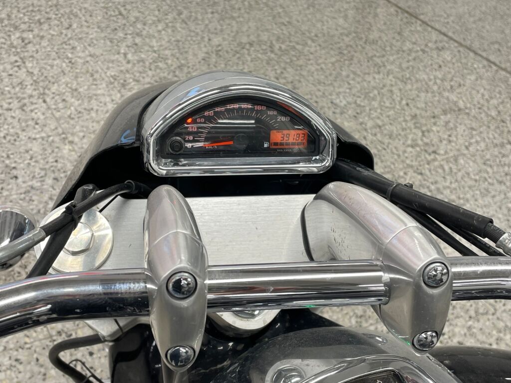 Suzuki Intruder 2009 Musta