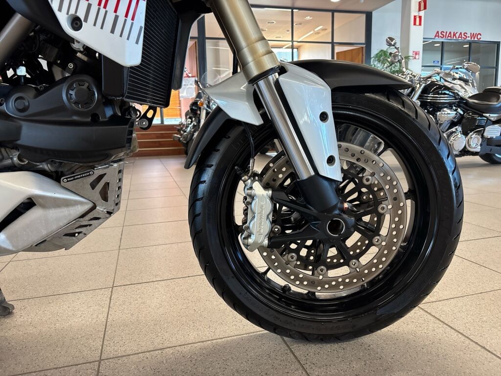 Ducati Multistrada 2011 Valkoinen