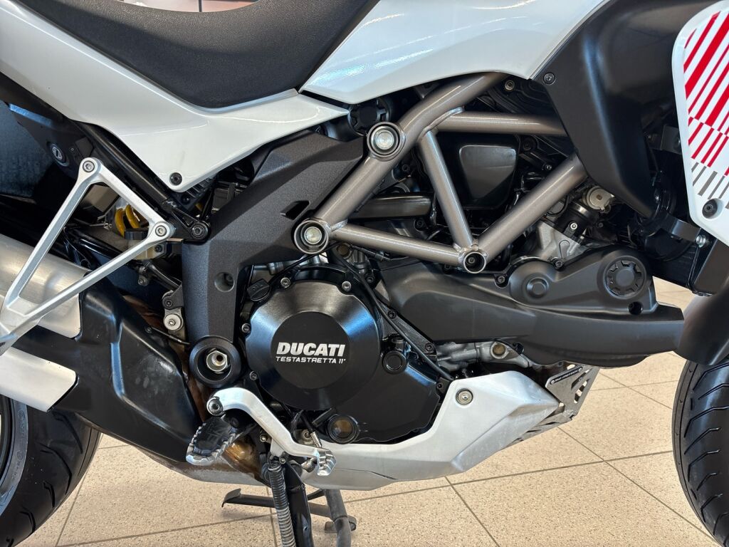 Ducati Multistrada 2011 Valkoinen
