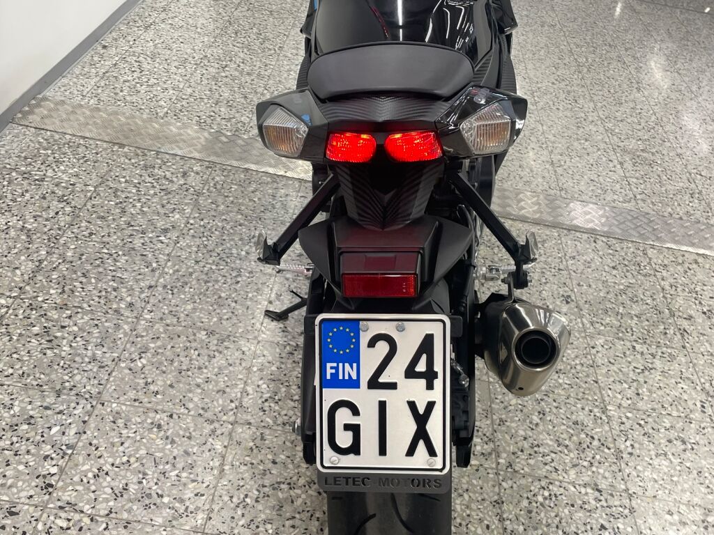 Suzuki GSX-R 2016 Musta