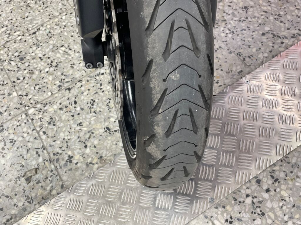 Kawasaki Z 2014 Musta