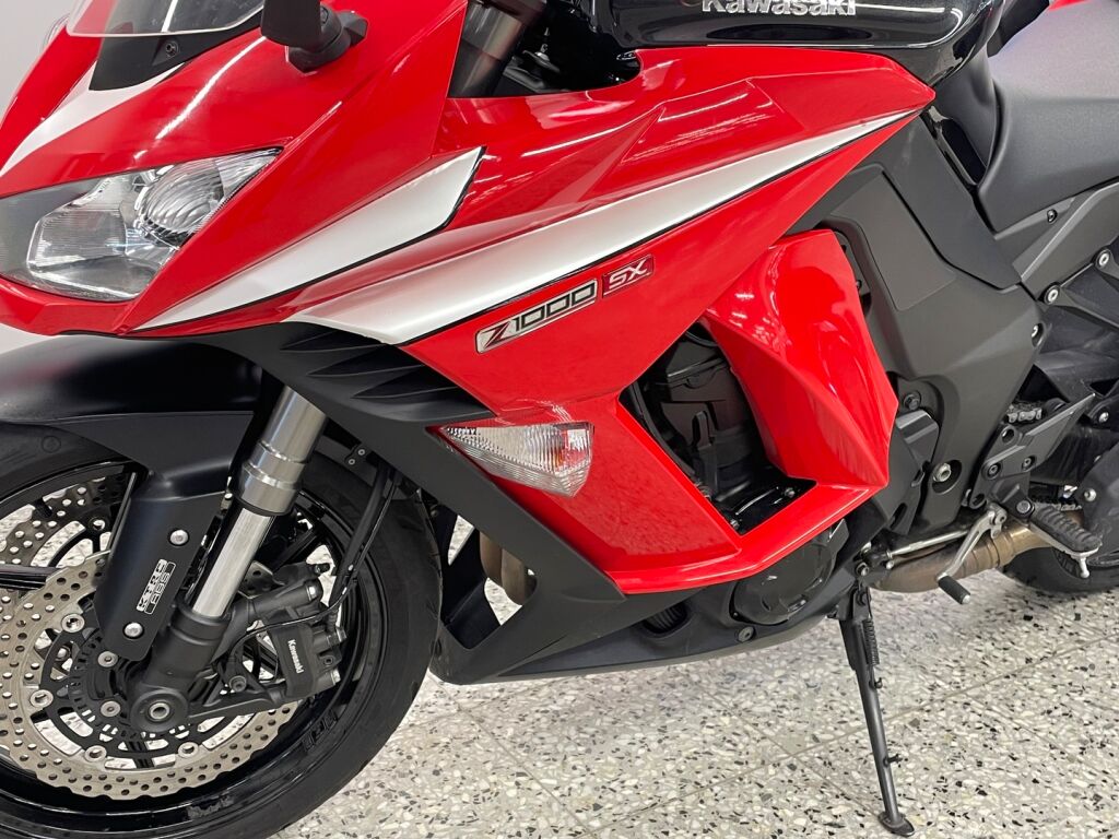 Kawasaki Z 2014 Musta