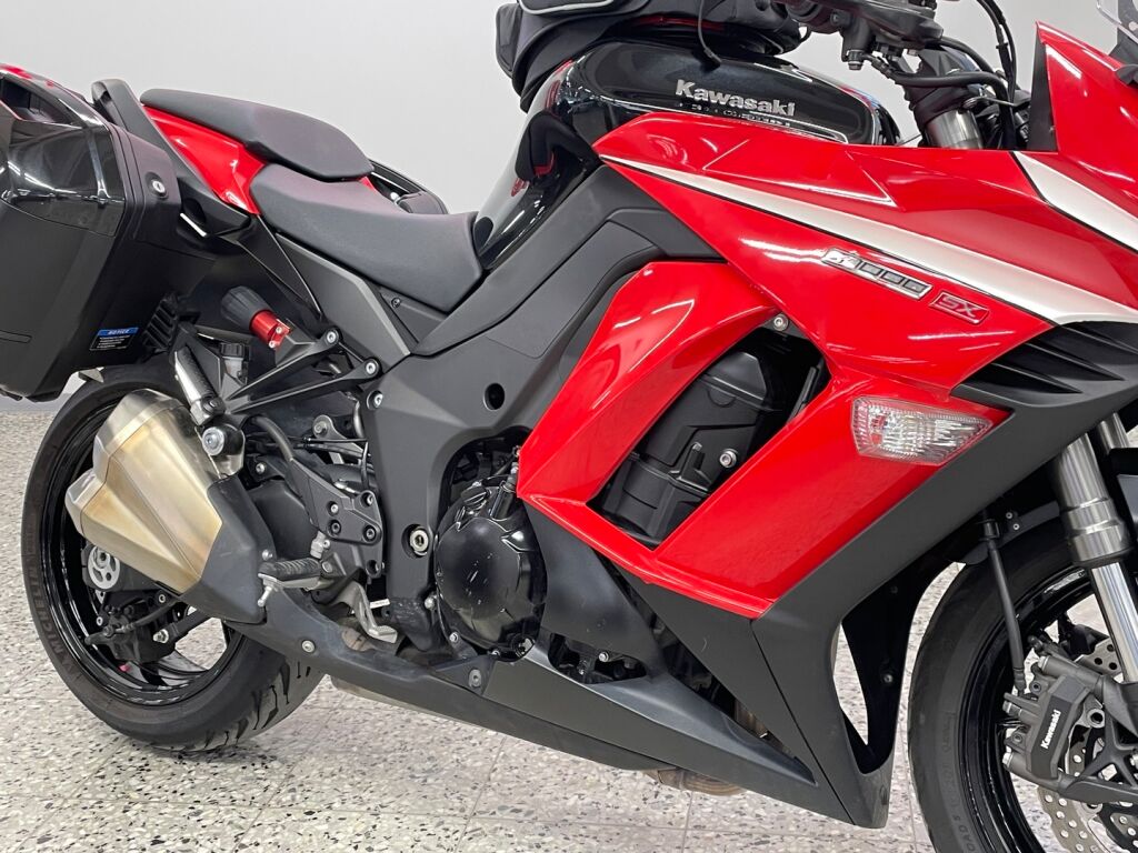 Kawasaki Z 2014 Musta