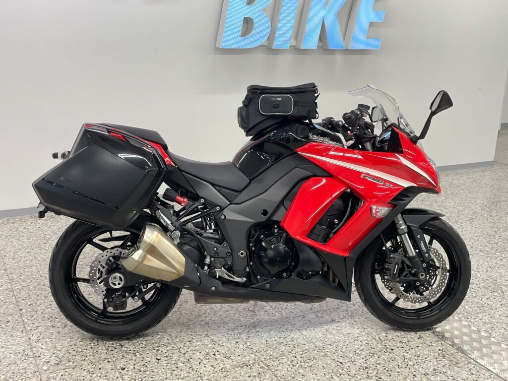 Kawasaki Z 2014 Musta