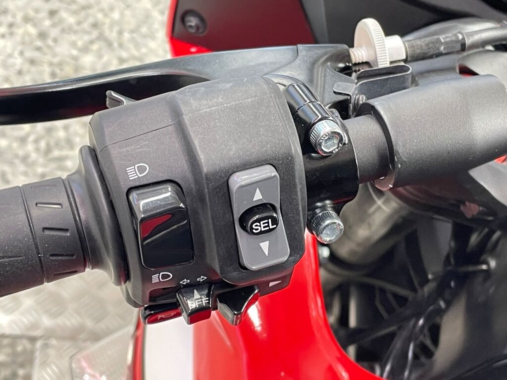 Kawasaki Z 2014 Musta