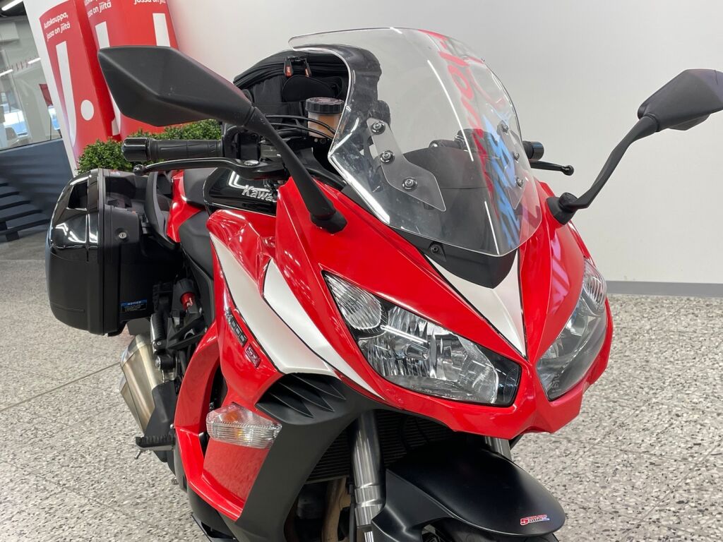 Kawasaki Z 2014 Musta