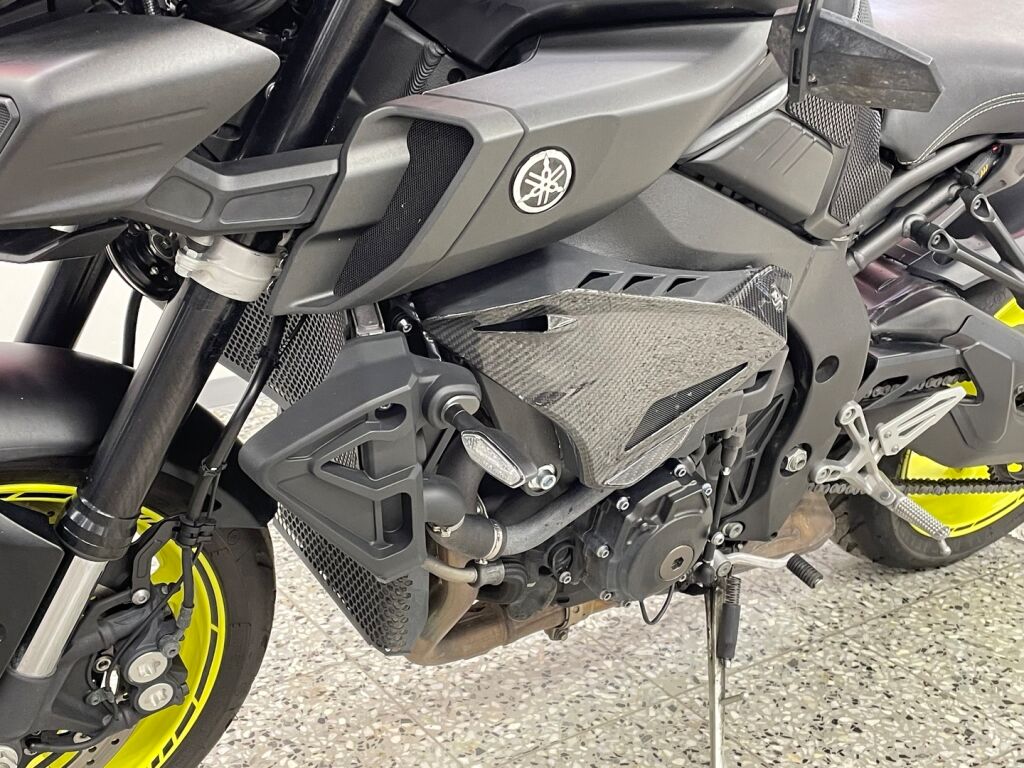Yamaha MT-10 2018 Musta