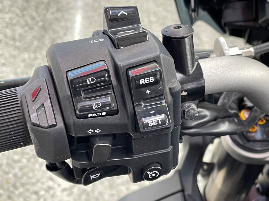 Yamaha MT-10 2018 Musta