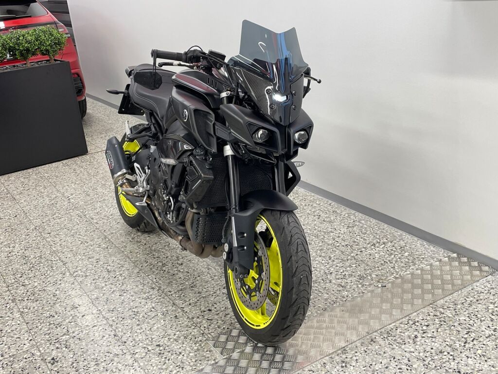 Yamaha MT-10 2018 Musta