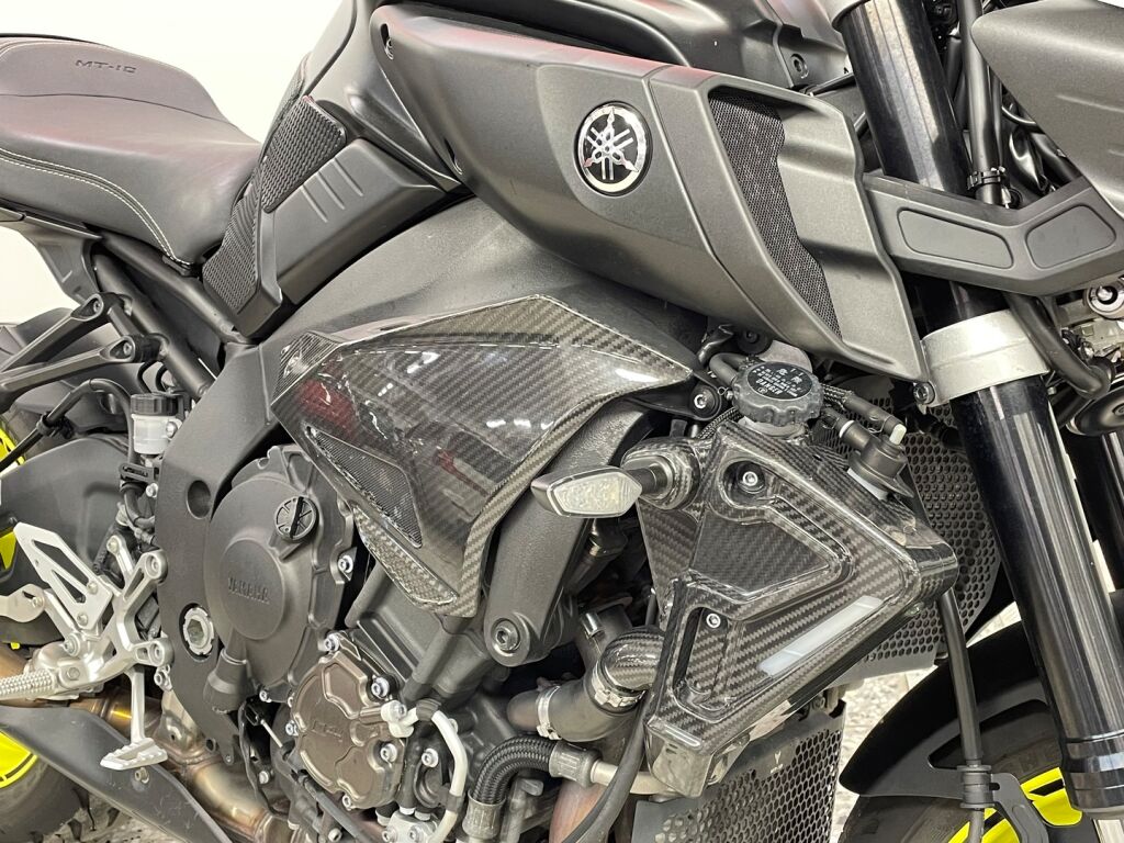 Yamaha MT-10 2018 Musta